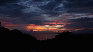 Blick von der Terrasse zum Sonnenuntergang    