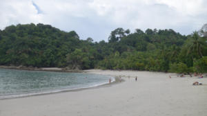 Größerer Strand im Park        