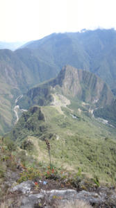 Blick auf die Stadt und Huayna Picchu