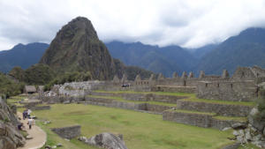 Huayna Picchu und Arbeiterunterkünfte